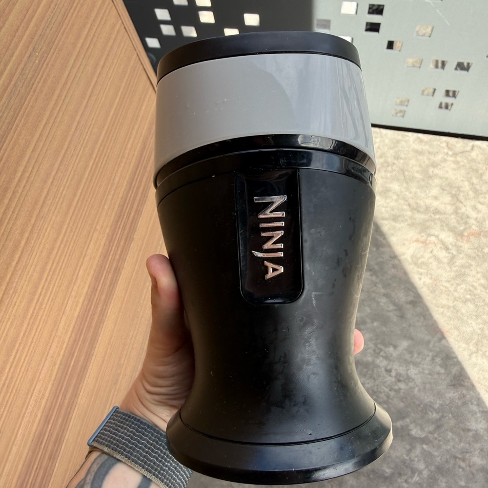 Ninja Fit Push to Blend QB3001SS Personal Blender Replacement Base Only - Used